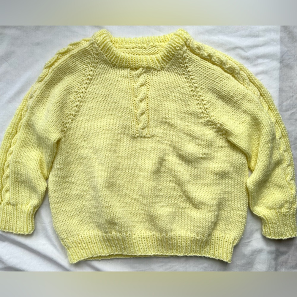 Chunky Cable Knit Short Crewneck Sweater in Butter Yellow size XS | S Acrylic